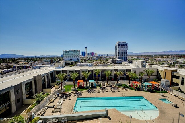 Building Photo - 353 E Bonneville Ave