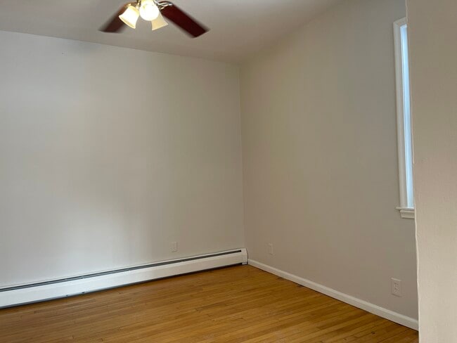 Building Photo - 3127 18th Ave S