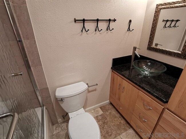 Building Photo - $3,400 - 3 Bed / 2 Bath Condo in Kearney Mesa