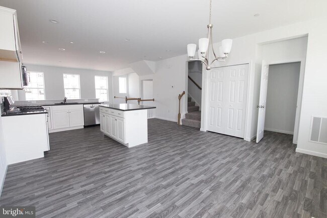 Building Photo - 1817 Shady Ln
