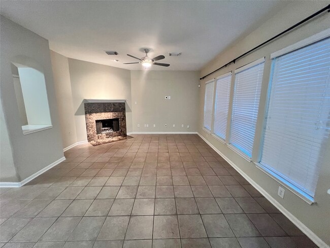 Building Photo - 15 Jewelsford Ct