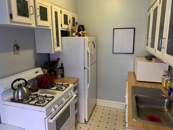 kitchen - 4471 MacArthur Blvd NW