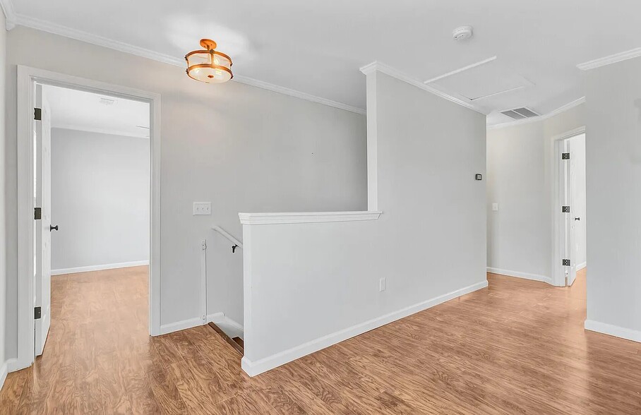 Building Photo - 236 Emerald Isle Dr