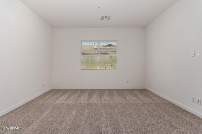 Building Photo - 3830 E Rainbow Dr