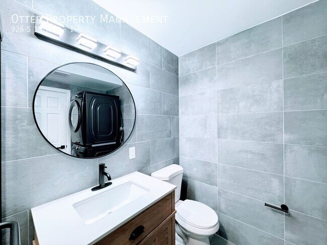 Building Photo - 926 S 15th St