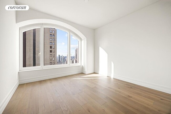 Building Photo - 520 Fifth Avenue 53C