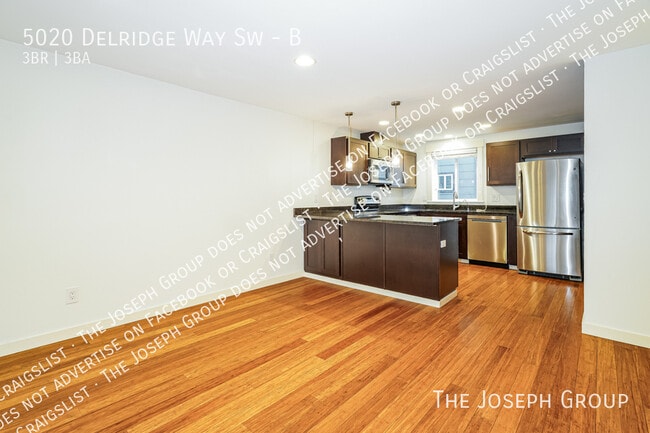 Building Photo - 5020 Delridge Wy SW