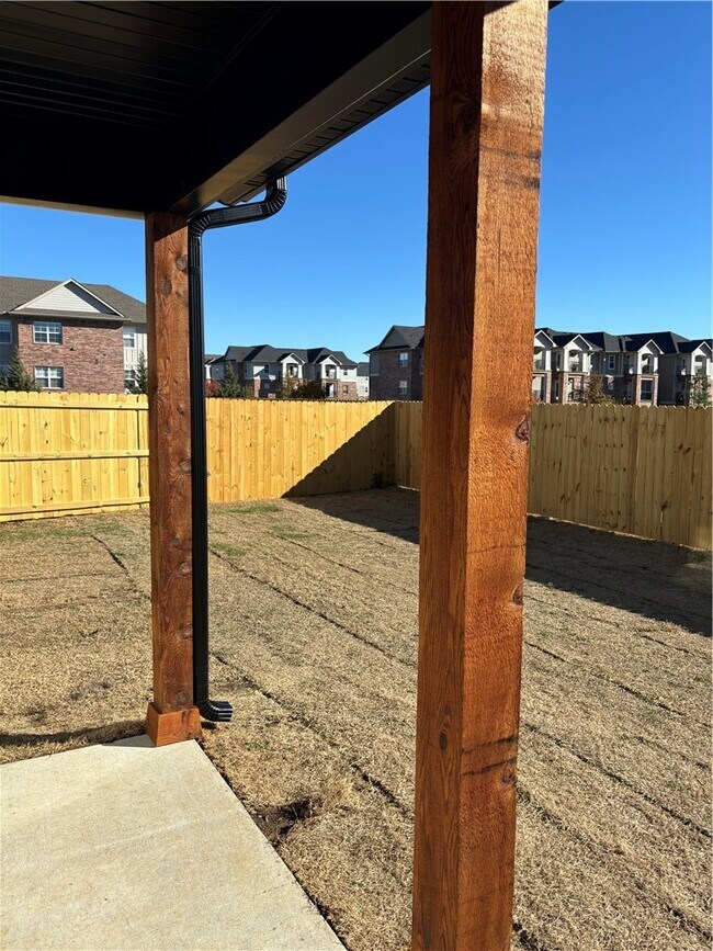 Building Photo - 1303 SW Poigai Wy