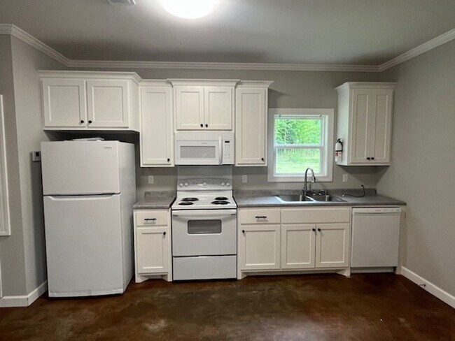 Building Photo - 43 E First St