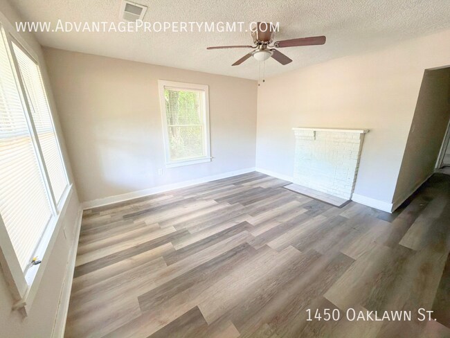 Building Photo - 1450 Oaklawn St