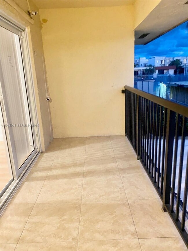 Building Photo - 6568 SW 41st Pl