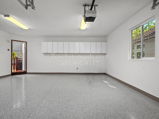Building Photo - 6254 SW Burlingame Ave