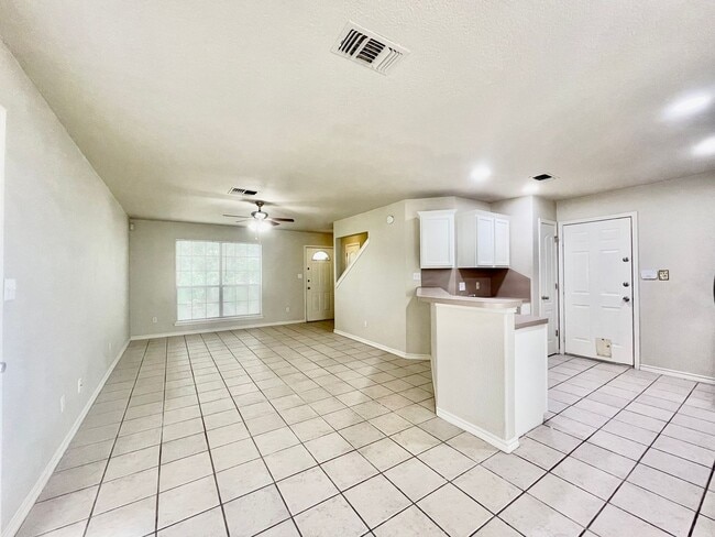 Building Photo - Comfort & Charm in Castle Forest - Reduced Deposit for Qualified Applicants!