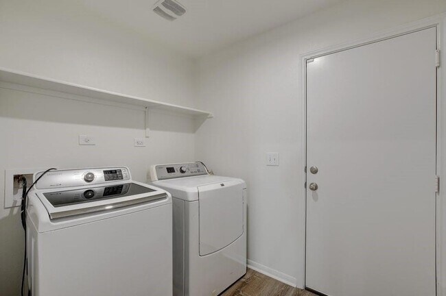 Building Photo - 173 Rafe Ct