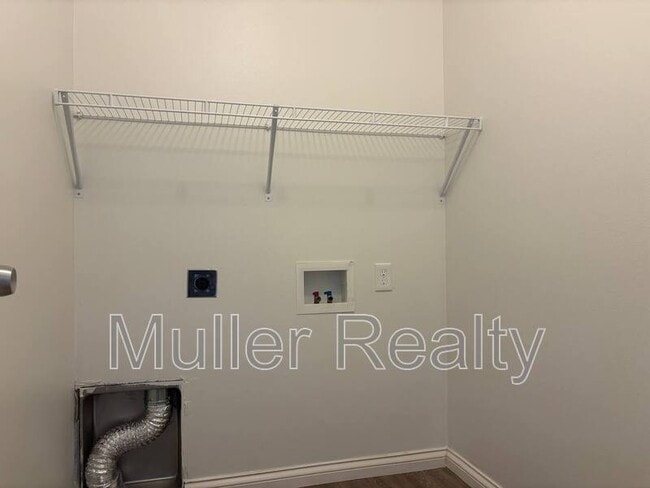 Building Photo - 4805 Fennel Rd