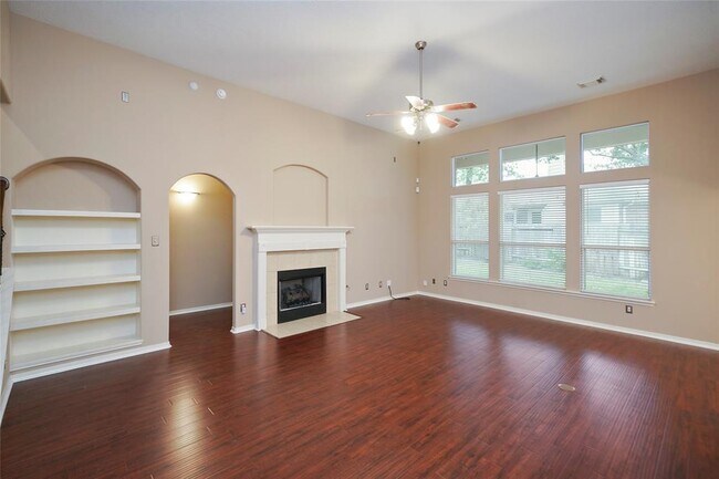 Building Photo - 8406 Oak Villa Ct