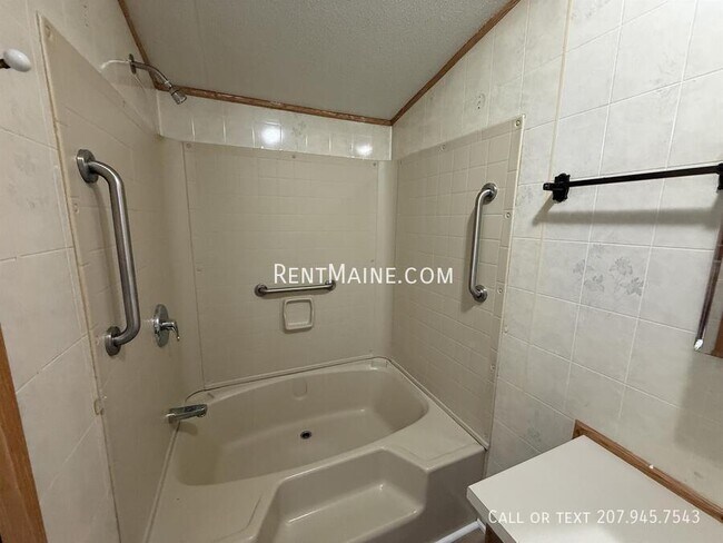 Building Photo - 799 Stillwater Ave