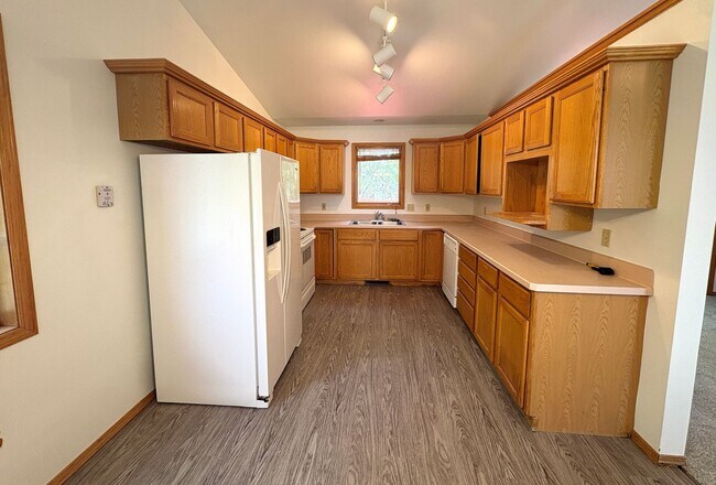 Building Photo - 2905 High Park Dr