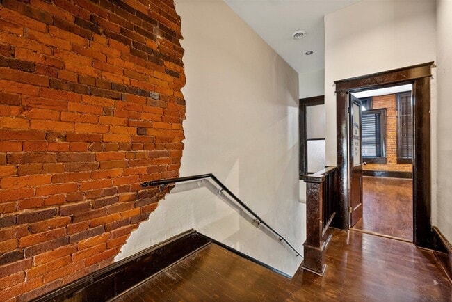 Building Photo - 109 Cedar St