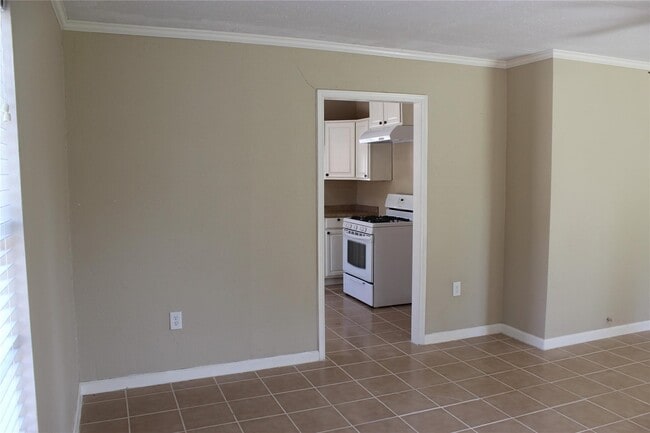 Building Photo - 7739 Greendowns St