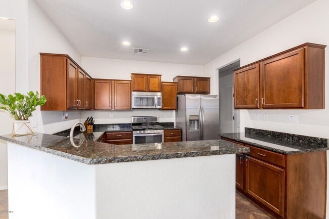 Building Photo - Gorgeous 3bed/2bath single level home in North Peoria!! Best Schools !!