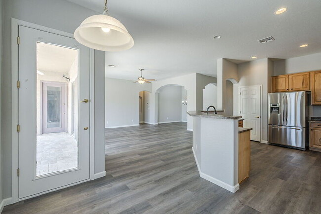 Building Photo - 2951 E Riviera Pl