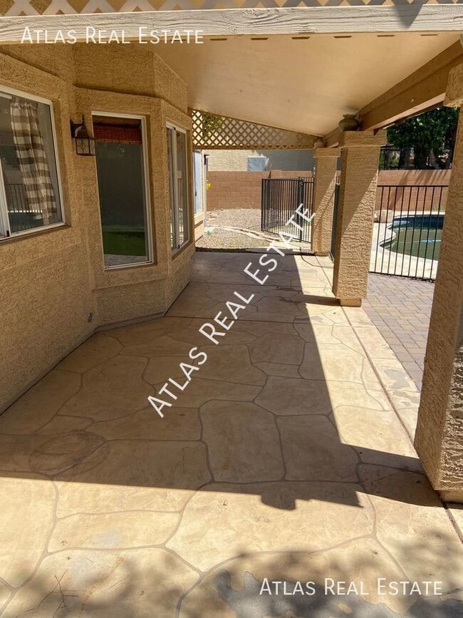Building Photo - 2363 W Hemlock Court