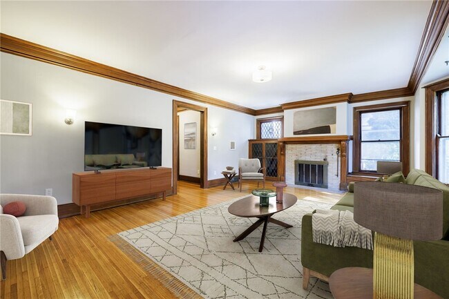 Building Photo - 91 Merriman St