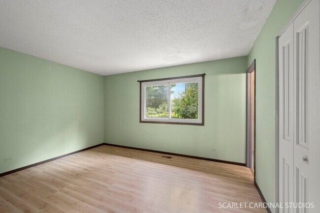 Building Photo - 2S211 Sanchez Dr
