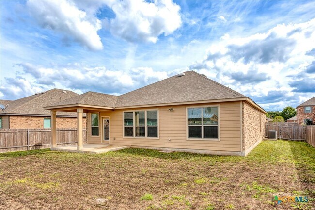 Building Photo - 1605 Henbit Ln