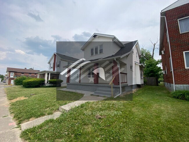 Building Photo - 1004 W Fairview Ave