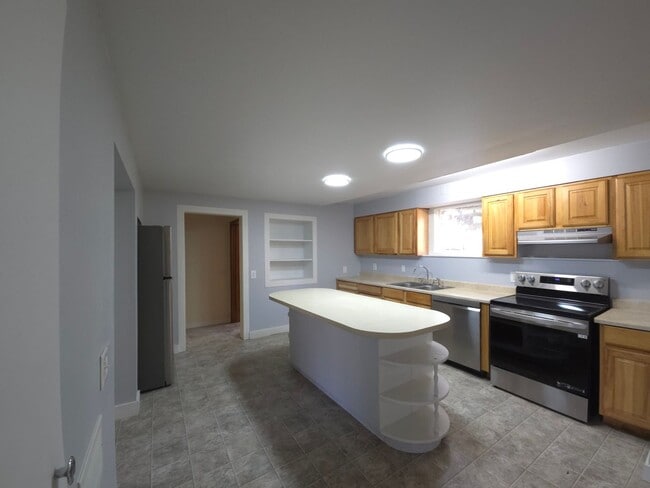 Building Photo - 508 S Main St