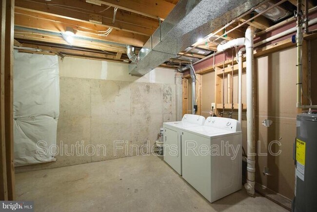 Building Photo - 257 Maple Wreath Ct