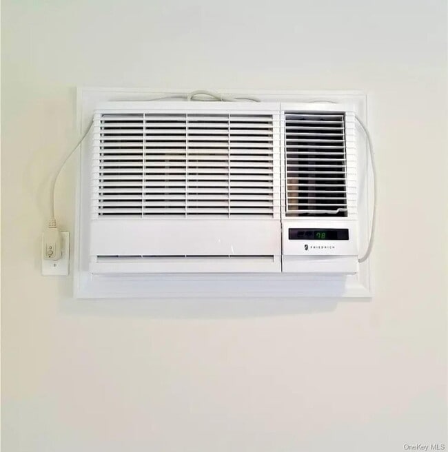 Building Photo - 14 Franklin Ave