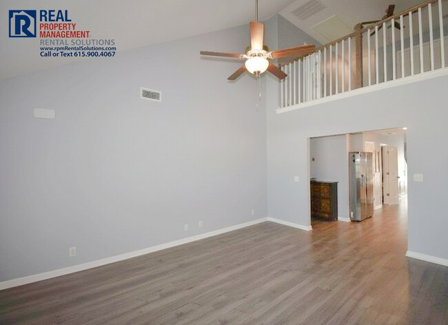 Building Photo - Gorgeous end unit 2 bedroom townhouse with garage! PLUS Loft!