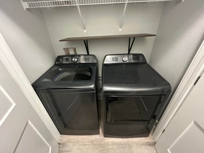 Building Photo - 147 N Sand Palm Rd