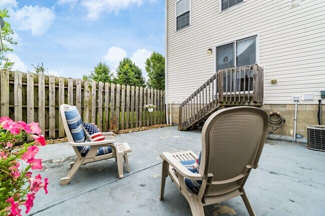 Building Photo - 8196 Echo Spring Dr