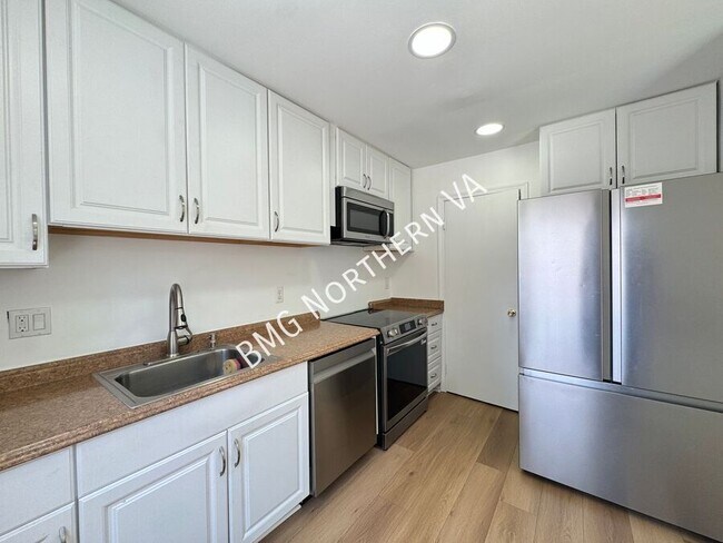 Building Photo - 8763 Bretton Woods Dr