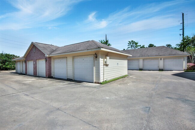Building Photo - 2710 Grants Lake Blvd
