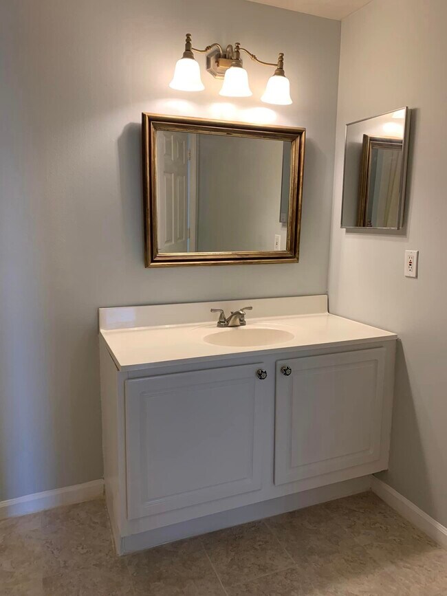 Building Photo - 1080 Bella Vista Blvd