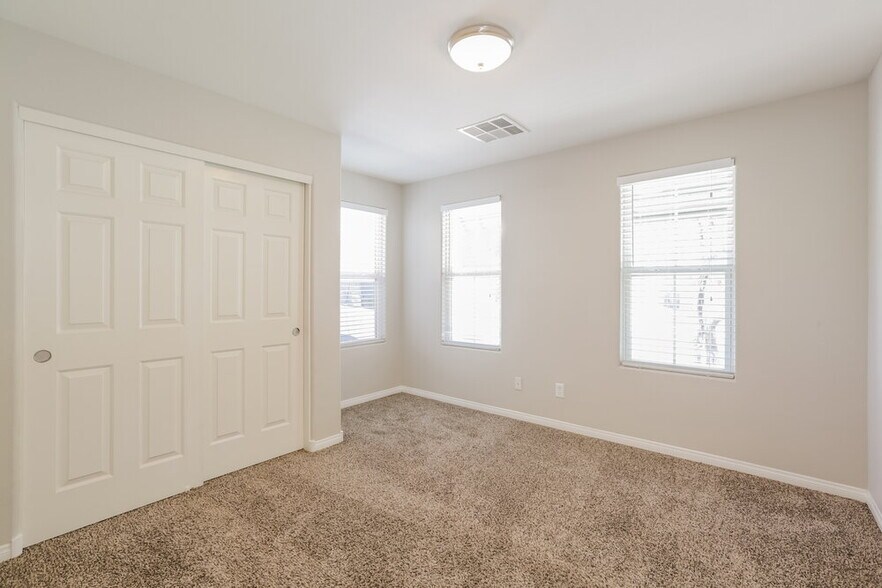 Building Photo - 5973 Alington Bend Dr