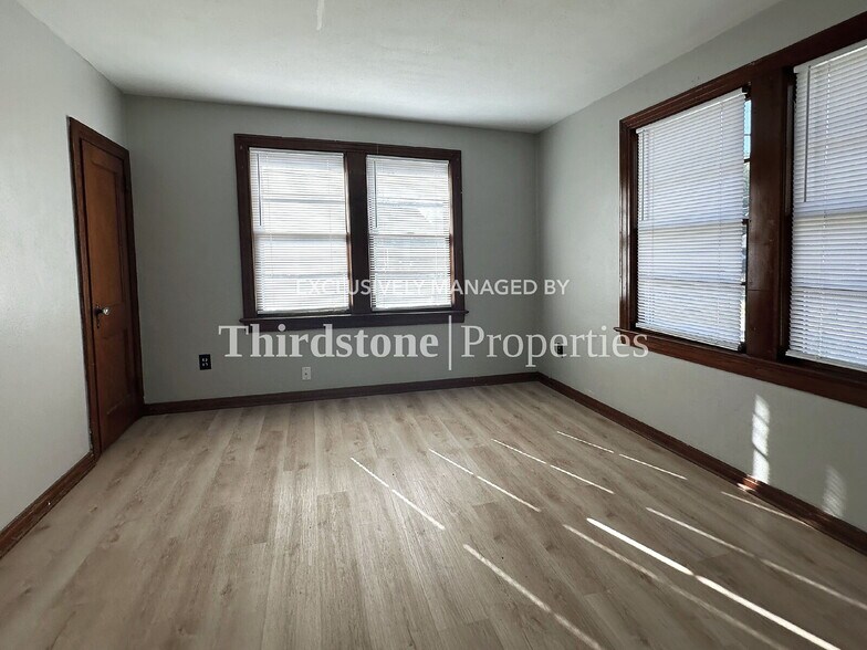 Building Photo - 6511 Evelyn Dr