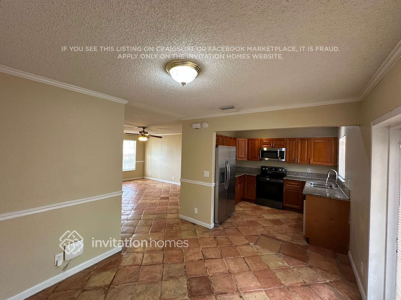 Building Photo - 3635 N Mountain Dr