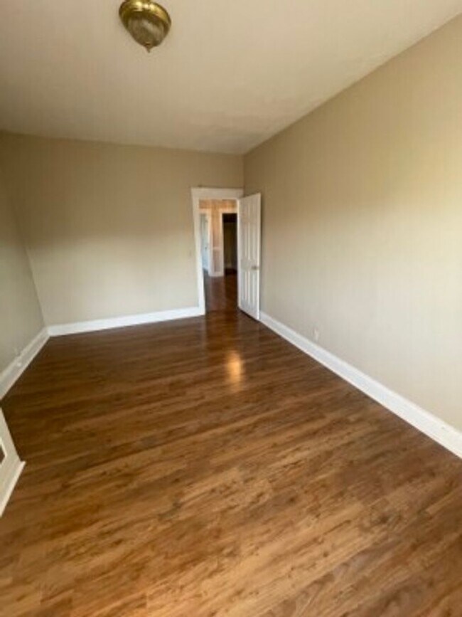 Building Photo - Allston 2 bedroom apartment - Available 6/1
