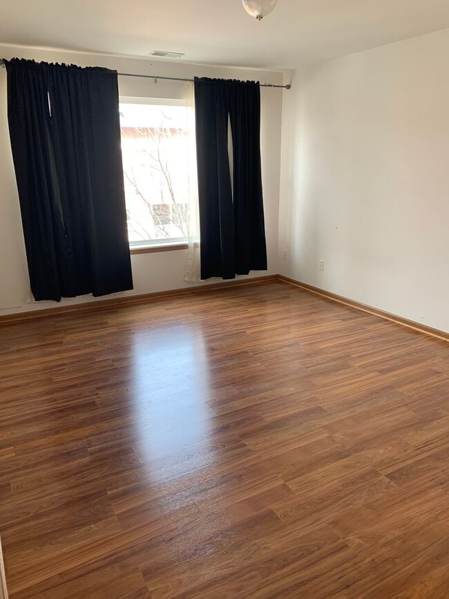 Building Photo - Gorgeous Harbor Park Condo downtown Kenosha!