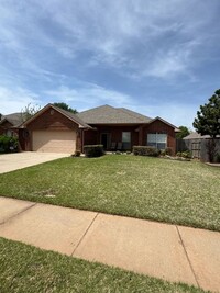 Building Photo - Fully Furnished (3) Bed/(2) Bath + Office!...