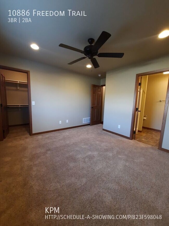 Building Photo - 3 BEDROOM | 2 BATH | DOUBLE GARAGE | SUMME...