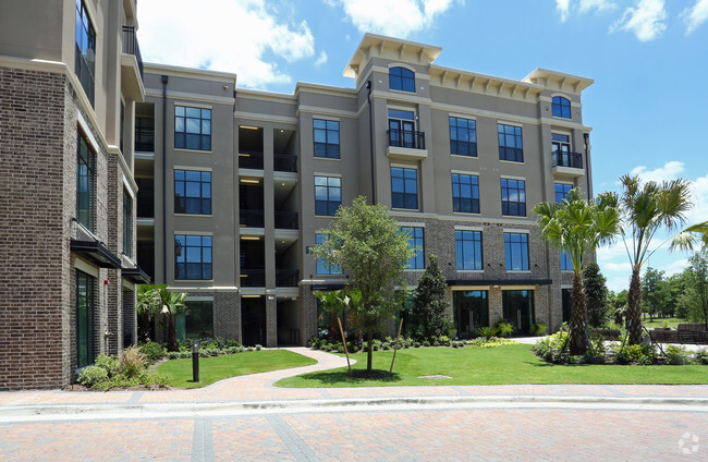 Building Photo - Vista at Park Row