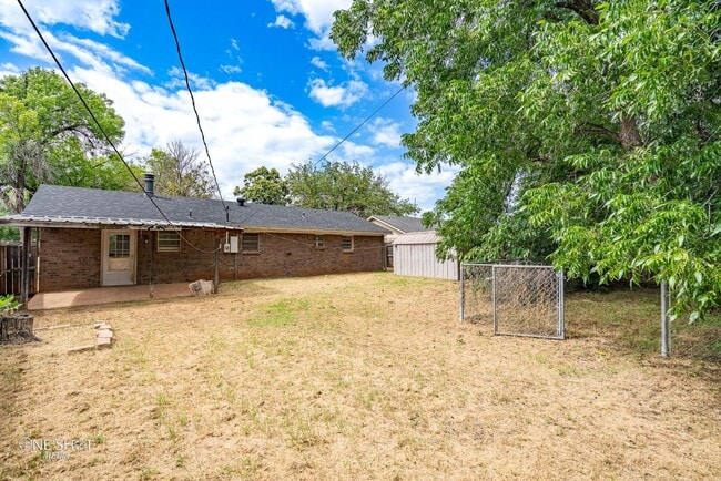 Building Photo - 2649 Garfield Ave