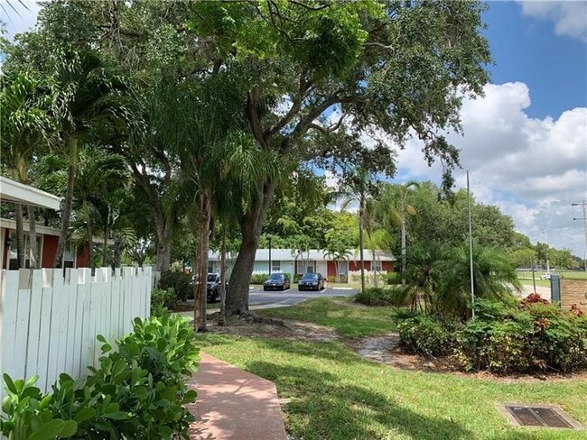 Building Photo - 7134 Southgate Blvd